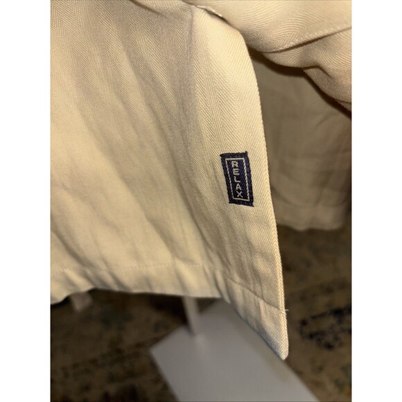 Tommy Bahama XXL Silk Camp Shirt “Island Broadcasting”  Beautiful! - Picture 5 of 9